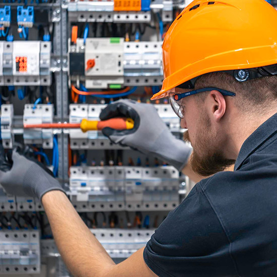 Elektryk z doświadczeniem